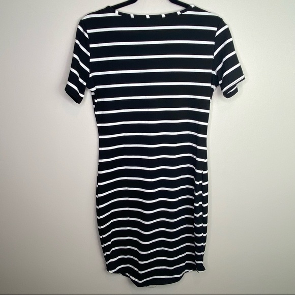 Black and‎ white stripped dress - Picture 5 of 6